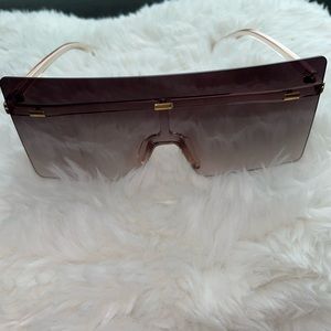 Pretty Shades !! 🤍